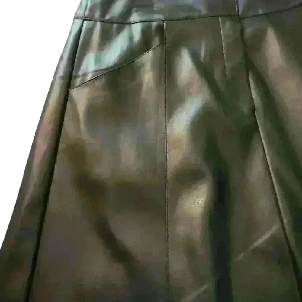 Tahari Black Faux Leather skirt sz medium - Picture 3 of 4